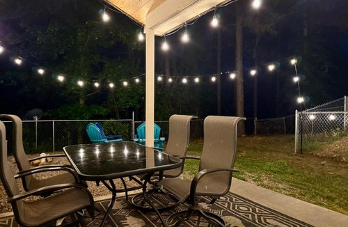 Hot Springs Village House | Hillside Hideaway Retreat - A Secluded Modern Cabin
