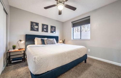 Colorado Springs House | Hillside Horizon Firepit & BBQ w Views