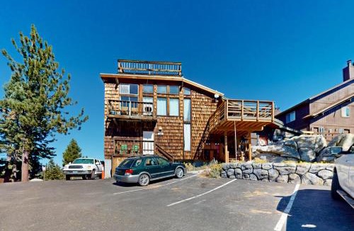 Tahoe Village Apartment | Hilltop Lodge