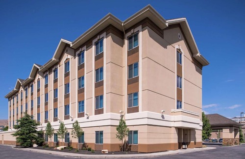Downtown Salt Lake City Hotel | Hilton Garden Inn Salt Lake City Downtown