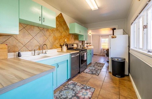 Cody House | Historic 3 bedroom Cabin Downtown Cody Yellowstone