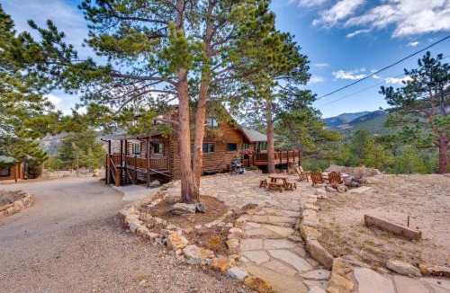 Estes Park House | Historic cabin with mountain views, private W/D, & furnished deck