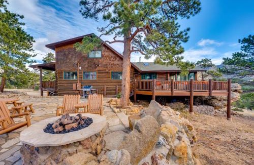 Estes Park House | Historic cabin with mountain views, private W/D, & furnished deck