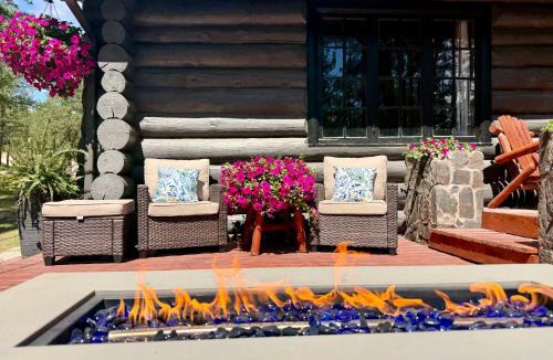 Rapid City House | Historic Log Cabin #14 at Horse Creek Resort