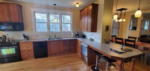 Bozeman House | Historic Neighborhood 3 Blocks From Downtown Bozeman