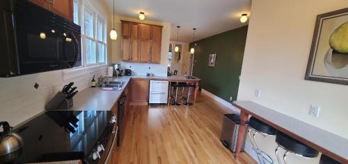 Bozeman House | Historic Neighborhood 3 Blocks From Downtown Bozeman