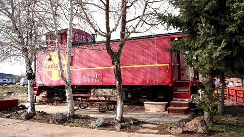 Williams Hotel | Historic Rail Caboose on Route 66