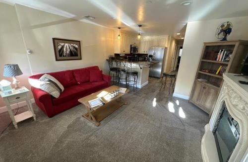 Sonora Apartment | Historic Washington St Balcony