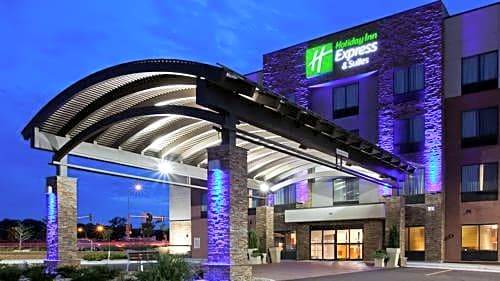 Kutzky Park Hotel | Holiday Inn Express and Suites Rochester West-Medical Center, an IHG Hotel