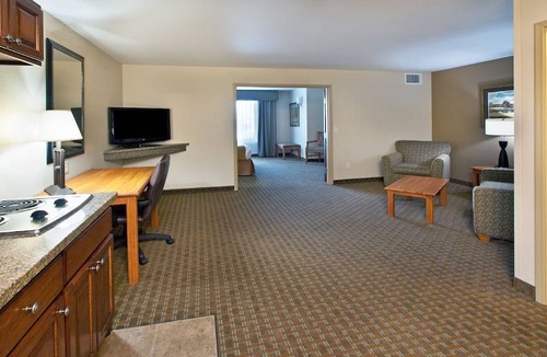 Sioux Falls Hotel | Holiday Inn Express & Suites Sioux Falls Southwest, an IHG Hotel