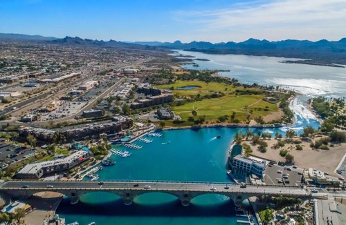 Lake Havasu City Hotel | Holiday Inn Express & Suites Lake Havasu - London Bridge by IHG