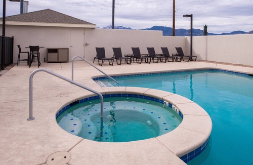 Sierra Vista Hotel | Holiday Inn Express Sierra Vista, an IHG Hotel