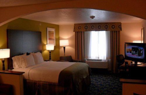 Urbandale Hotel | Holiday Inn Express and Suites Urbandale Des Moines by IHG