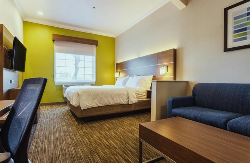 Davis Hotel | Holiday Inn Express Davis-University Area by IHG