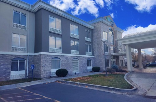 Idaho Falls Hotel | Holiday Inn Express Hotel & Suites Idaho Falls by IHG