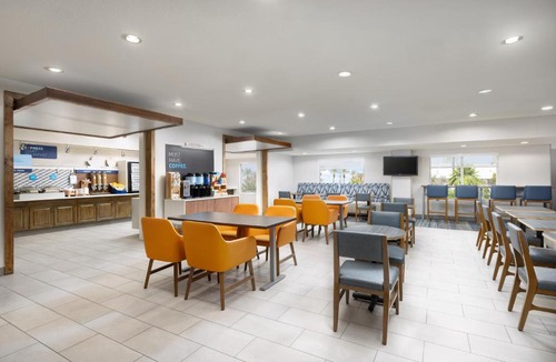 Las Vegas Hotel | Holiday Inn Express Las Vegas Stadium Area by IHG