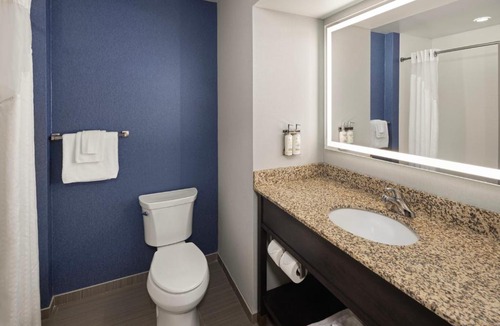 Moline Hotel | Holiday Inn Express Moline - Quad Cities Area by IHG