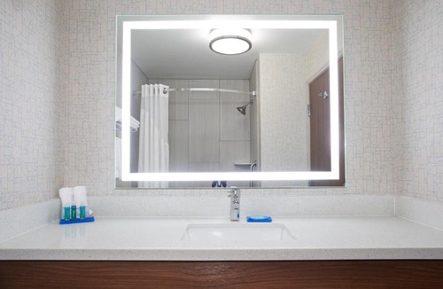 Fort Collins Hotel | Holiday Inn Express & Suites Ft Collins by IHG
