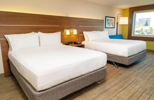 Las Vegas Hotel | Holiday Inn Express & Suites - Las Vegas - E Tropicana by IHG