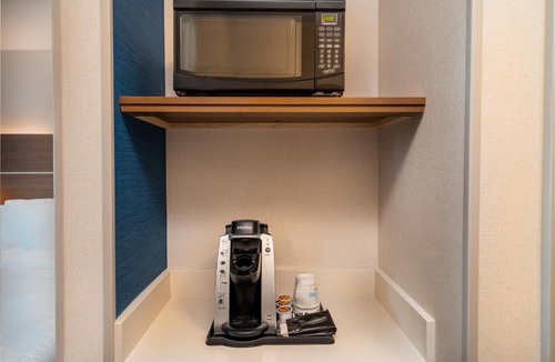 Las Vegas Hotel | Holiday Inn Express & Suites - Las Vegas - E Tropicana by IHG