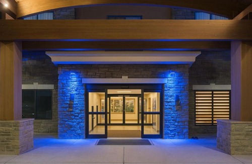Glendive Hotel | Holiday Inn Express & Suites Glendive by IHG