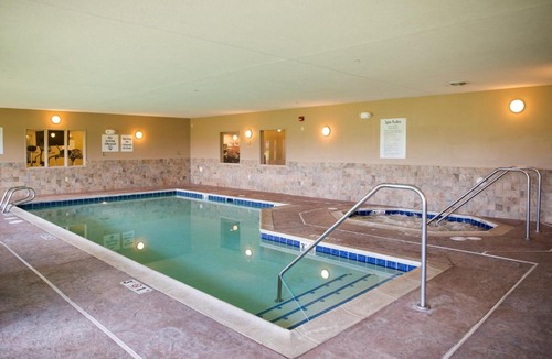 Northwood Hotel | Holiday Inn Express & Suites Northwood by IHG