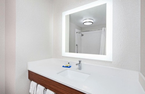 Clovis Hotel | Holiday Inn Express & Suites Clovis Fresno Area by IHG