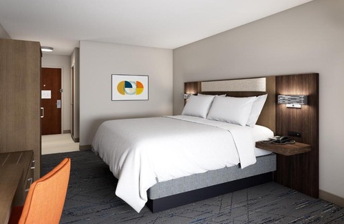 Omaha Hotel | Holiday Inn Express & Suites Central Omaha by IHG