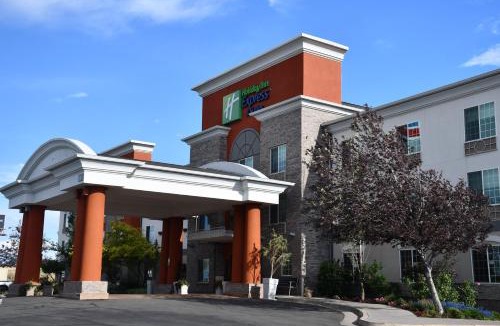 Evanston Hotel | Holiday Inn Express & Suites Evanston by IHG