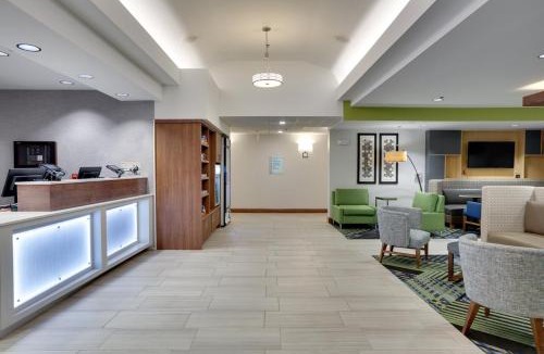Mitchell Hotel | Holiday Inn Express & Suites Mitchell by IHG