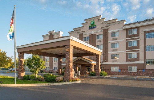 Spokane Valley Hotel | Holiday Inn Express Spokane-Valley by IHG