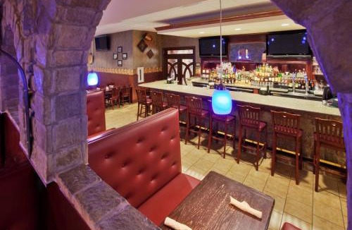 Quincy Hotel | Holiday Inn Quincy by IHG