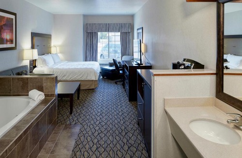 West Yellowstone Hotel | Holiday Inn West Yellowstone by IHG
