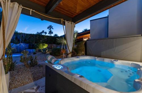 Racquet Club Estates House | Hollywood Hideaway