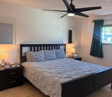 North Mountain Apartment | HolyMolyMostaccioli KingQueenBeds CentralPhoenix