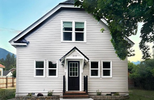 Darby House | Home Town Mountain Lodging 2