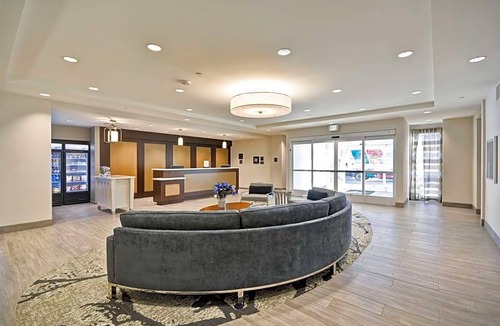 Tempe Hotel | Homewood Suites by Hilton Phoenix Tempe ASU Area