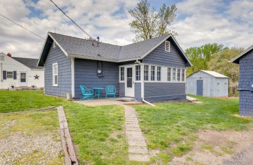 Highland House | Homey Cottage with Sunroom & Smart TV!