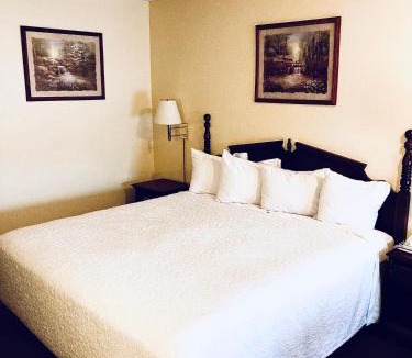Mountain View Hotel | Honeysuckle Inn
