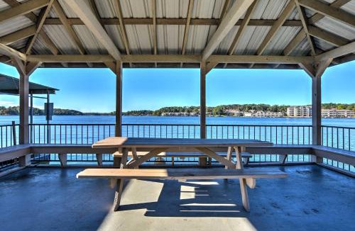 Lake Hamilton House | Hot Springs Condo on Lake Hamilton w/Balcony!