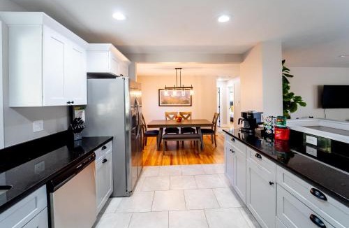 Lamar Heights Area House | Hot Tub and Pool Table in Large Arvada Home