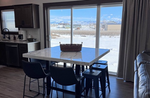 Pinedale House | HOT TUB - Family friendly spacious 4-bedroom house in charming Pinedale