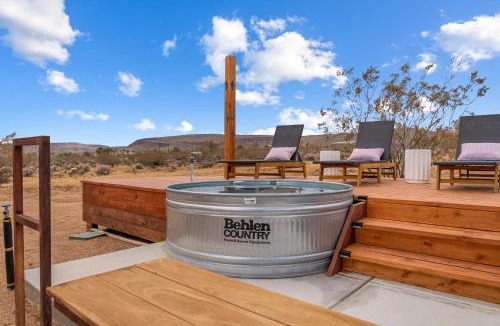 Yucca Valley House | Hot Tub Fire Pit Cowboy Pool Desert Escape