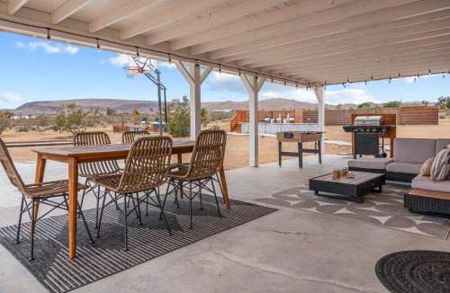 Yucca Valley House | Hot Tub Fire Pit Cowboy Pool Desert Escape