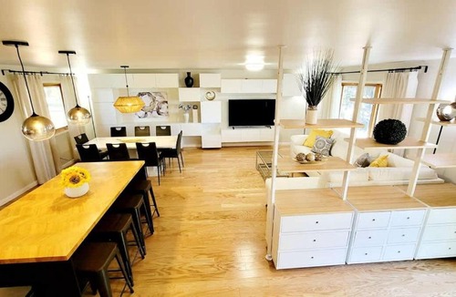 Arvada House | Hot Tub Lake View Oasis-Near Shops-Dining