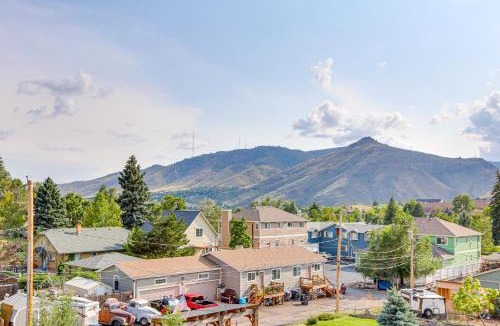 Golden House | Hot Tub & Mtn-View Rooftop Deck: Golden Home