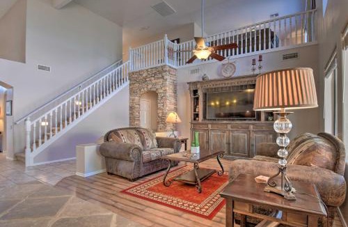 Boulder Mountain Highlands House | Hot Tub & Mtn Views! Family Getaway in Mesa