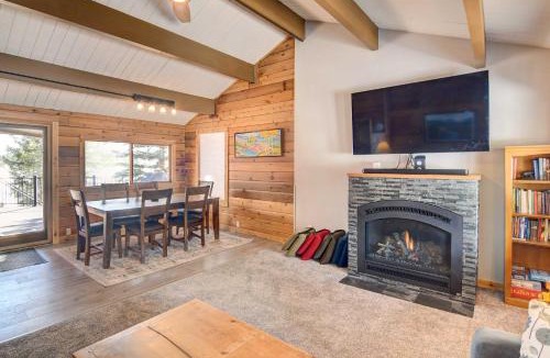 Grand Lake House | Hot Tub & Mtn Views: Waterfront Grand Lake Cabin!