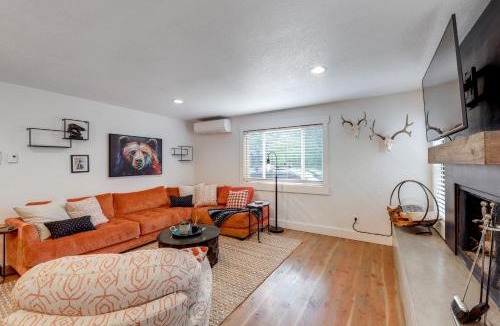 Whitefish House | Hot Tub/Pool/Near Lake/Whitefish Resort/Dining