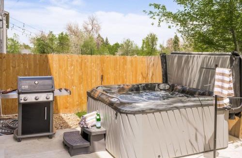 Berkley House | Hot Tub Rooftop Game Room 5 Bathrooms